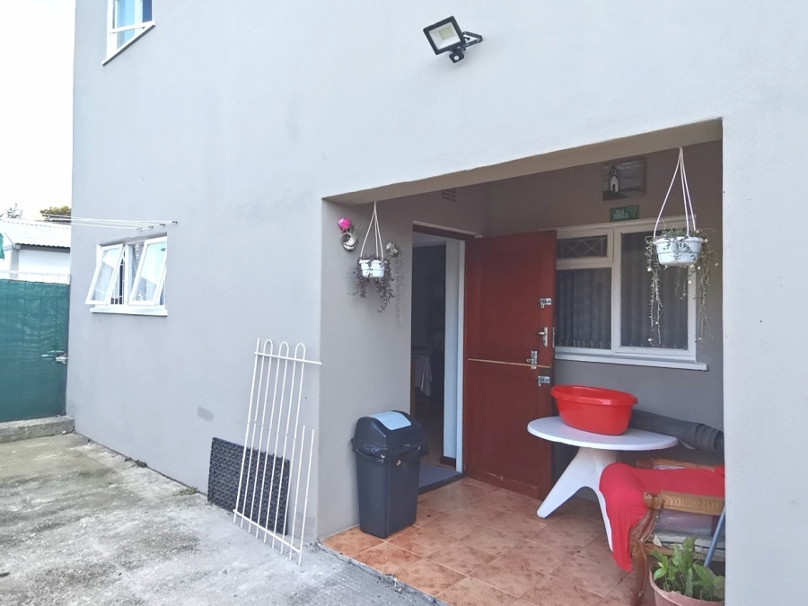 6 Bedroom Property for Sale in Onrus Western Cape